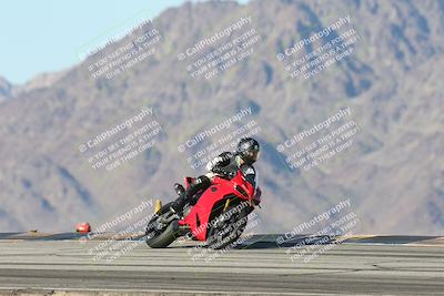 media/Dec-01-2025-Moto Forza (Mon) [[2daa91e15f]]/3-Beginner Group/Session 4 Turn 9/